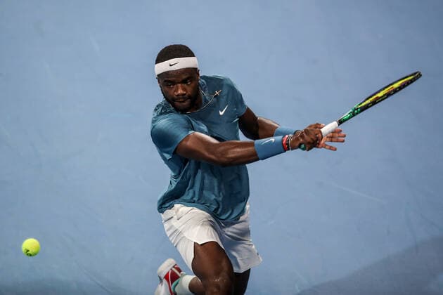TENNIS ADELAIDE INTERNATIONAL, Frances Tiafoe of the USA in his match against Thanasi Kokkinakis of Australia on Day 3 of the the Adelaide International Tennis Tournament, at Memorial Drive, in Adelaide, Wednesday, January 5, 2022. ( NO ARCHIVING, EDITORIAL USE ONLY, NO USE IN BOOKS WITHOUT CONSENT ADELAIDE SA AUSTRALIA  Copyright: xMATTxTURNERx 20220105001610981464
