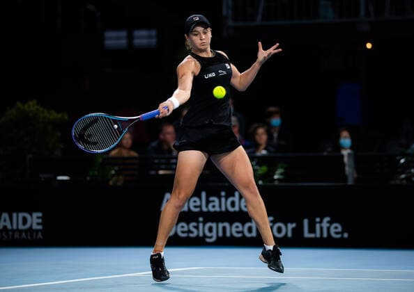 January 5, 2022, ADELAIDE, AUSTRALIA: Ashleigh Barty of Australia in action during the second round of the 2022 Adelaide International WTA, Tennis Damen 500 tennis tournament against Cori Gauff of the United States ADELAIDE AUSTRALIA - ZUMAa181 20220105_zaa_a181_130 Copyright: xRobxPrangex