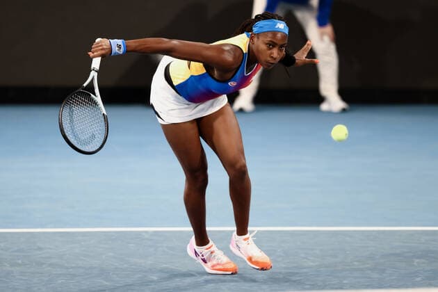 ADELAIDE, AUSTRALIA - JANUARY 05: Coco Gauff of United States hits a backhand during the WTA, Tennis Damen singles match between Ash Barty of Australia and Coco Gauff of United States on day three of the Adelaide International tennis tournament at Memorial Drive on January 05, 2022 in Adelaide, Australia. (Photo by Peter Mundy Speed Media Icon Sportswire) TENNIS: JAN 05 Adelaide International Icon220105223