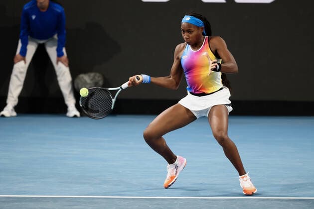 ADELAIDE, AUSTRALIA - JANUARY 05: Coco Gauff of United States plays a forehand during the WTA, Tennis Damen singles match between Ash Barty of Australia and Coco Gauff of United States on day three of the Adelaide International tennis tournament at Memorial Drive on January 05, 2022 in Adelaide, Australia. (Photo by Peter Mundy Speed Media Icon Sportswire) TENNIS: JAN 05 Adelaide International Icon220105224