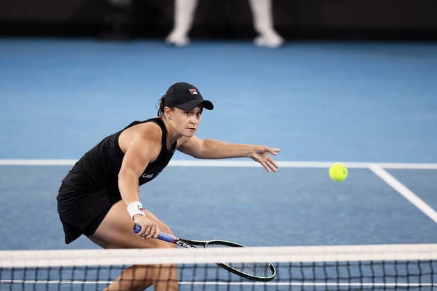 ADELAIDE, AUSTRALIA - JANUARY 05: Ash Barty of Australia volleys the ball during the WTA, Tennis Damen singles match between Ash Barty of Australia and Coco Gauff of United States on day three of the Adelaide International tennis tournament at Memorial Drive on January 05, 2022 in Adelaide, Australia. (Photo by Peter Mundy Speed Media Icon Sportswire) TENNIS: JAN 05 Adelaide International Icon220105245
