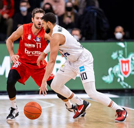 Tomas Kyzlink Brose , Ray Michael McCallum Jr Towers easyCredit BBL, Basketball Bundesliga, 1 Liga, season 2021 2022, 12 matchday 05 01 22, Hamburg, Hamburg Towers vs Brose Bamberg, Â