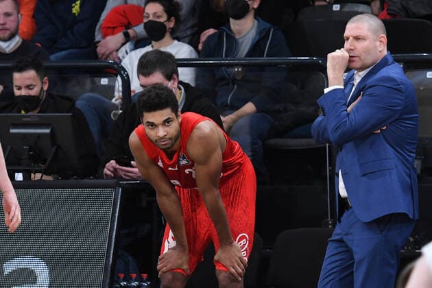 Basketball I Men I Season 2021 2022 I Bundesliga I 12 Matchday I Hamburg Towers brose bamberg I 05 01 2022 Oren Amiel Headcoach, brose bamberg Hamburg edel optics de Arena Hamburg Deutschland Copyright: xLobeca AndreasxHannigx