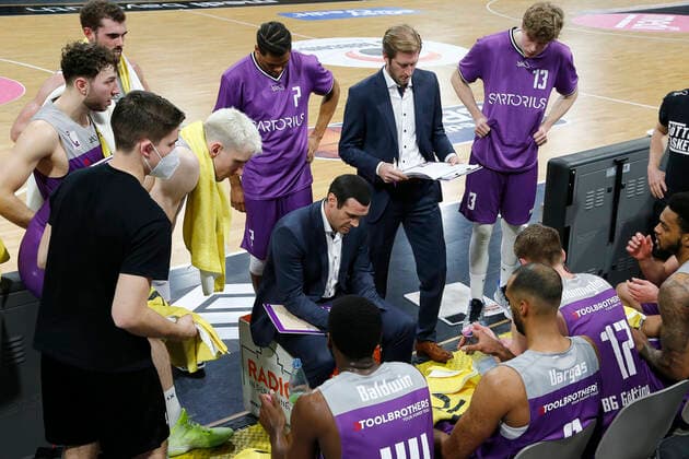 2 matchday of the easyCredit BBL Basketball Bundesliga in the Oberfrankenhalle in Bayreuth season 2021 2022 Medi Bayreuth vs BG Göttingen Roel Moors BG Göttingen coach during timeout