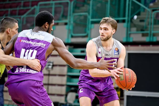 medi bayreuth BG Goettingen , Basketball, Bundesliga, BBL, Spieltag 2, Spielzeit 2021 2022, 05 01 2022, medi bayreuth BG Goettingen , Basketball, Bundesliga, BBL, Spieltag 2, Spielzeit 2021 2022, 05 01 2022, Foto EIBNER Thorsten Ochs Bayreuth Copyright: xEibner-Pressefoto ThorstenxOchsx EP_TOS