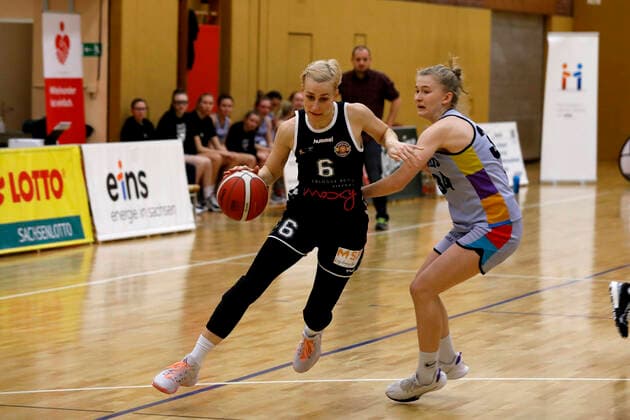 05 01 2022, womens basketball, DBBL Cup, quarterfinal, season 2021 2022, ladies, Chemcats Chemnitz Rheinland Lions Birte Thimm, Rheinland Lions, Lilly Krüppers, ChemCats Chemnitz Chemnitz Sporthalle am Schlossteich Saxony Germany