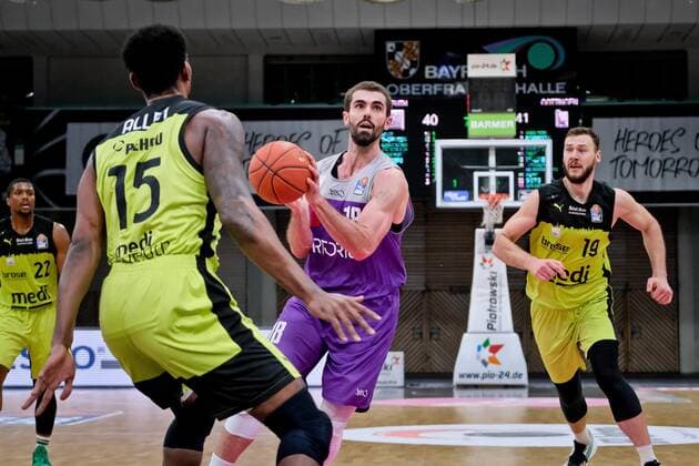 medi bayreuth BG Goettingen , Basketball, Bundesliga, BBL, Spieltag 2, Spielzeit 2021 2022, 05 01 2022, medi bayreuth BG Goettingen , Basketball, Bundesliga, BBL, Spieltag 2, Spielzeit 2021 2022, 05 01 2022, Foto EIBNER Thorsten Ochs Bayreuth Copyright: xEibner-Pressefoto ThorstenxOchsx EP_TOS