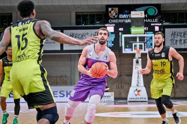 medi bayreuth BG Goettingen , Basketball, Bundesliga, BBL, Spieltag 2, Spielzeit 2021 2022, 05 01 2022, medi bayreuth BG Goettingen , Basketball, Bundesliga, BBL, Spieltag 2, Spielzeit 2021 2022, 05 01 2022, Foto EIBNER Thorsten Ochs Bayreuth Copyright: xEibner-Pressefoto ThorstenxOchsx EP_TOS