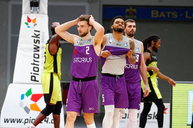 2 matchday of the easyCredit BBL Basketball Bundesliga in the Oberfrankenhalle in Bayreuth season 2021 2022 Medi Bayreuth vs BG Göttingen Jake Toolson BG Göttingen 2 left Jeff Roberson BG Göttingen 5 right after the game