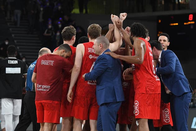 Basketball I Men I Season 2021 2022 I Bundesliga I 12 Matchday I Hamburg Towers brose bamberg I 05 01 2022 Jubel Hamburg edel optics de Arena Hamburg Germany Copyright: xLobeca AndreasxHannigx
