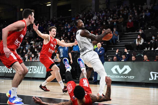 Basketball I Men I Season 2021 2022 I Bundesliga I 12 Matchday I Hamburg Towers brose bamberg I 05 01 2022 Zachary Brown 1, Small Forward, Hamburg Towers Hamburg edel optics de Arena Hamburg Germany. Copyright: xLobeca AndreasxHannigx
