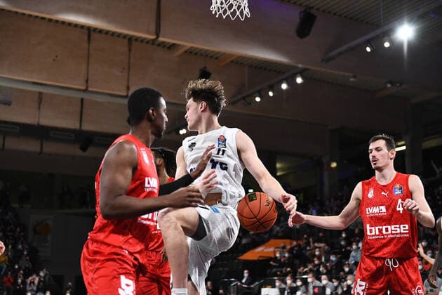 Basketball I Men I Season 2021 2022 I Bundesliga I 12 Matchday I Hamburg Towers brose bamberg I 05 01 2022 Maik Kotsar 11, Center, Hamburg Towers Hamburg edel optics de Arena Hamburg Germany. Copyright: xLobeca AndreasxHannigx