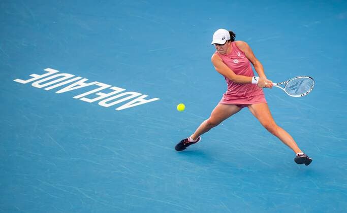 Mandatory Credit: Photo by Rob Prange Shutterstock (12683873f) Iga Swiatek of Poland in action during the second round at the 2022 Adelaide International WTA, Tennis Damen 500 tennis tournament Adelaide International, Tennis, Memorial Drive Tennis Centre, Adelaide, Australia - 06 Jan 2022 Adelaide International, Tennis, Memorial Drive Tennis Centre, Adelaide, Australia - 06 Jan 2022  Copyright: xRobxPrange Shutterstockx 12683873f