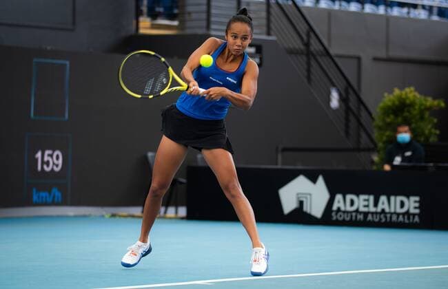 Mandatory Credit: Photo by Rob Prange Shutterstock (12683873ap) Leylah Fernandez of Canada in action during the second round at the 2022 Adelaide International WTA, Tennis Damen 500 tennis tournament Adelaide International, Tennis, Memorial Drive Tennis Centre, Adelaide, Australia - 06 Jan 2022 Adelaide International, Tennis, Memorial Drive Tennis Centre, Adelaide, Australia - 06 Jan 2022  Copyright: xRobxPrange Shutterstockx 12683873ap