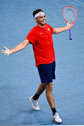 Mandatory Credit: Photo by James Gourley Shutterstock (12709936bs) Taylor Fritz of Team USA celebrates victory after winning his ATP, Tennis Herren Cup Group Match against Team Great Britain ATP Cup, Tennis, Qudos Bank Arena, Sydney, Australia - 06 Jan 2022 ATP Cup, Tennis, Qudos Bank Arena, Sydney, Australia - 06 Jan 2022  Copyright: xJamesxGourley Shutterstockx 12709936bs