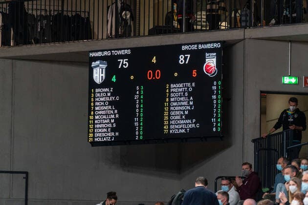 Final score Hamburg Towers vs Brose Bamberg, Basketball, Bundesliga, Hauptrunde, Matchday 12, Season 2021 2022, 05 01 2022 Marcel von Fehrn Hamburg Towers vs Brose Bamberg, Basketball, Bundesliga, Hauptrunde, Matchday 12, Season 2021 2022, 05 01 2022 Hamburg Copyright: xEibnerxPressefoto MarcelxvonxFehrnx EP_MFN
