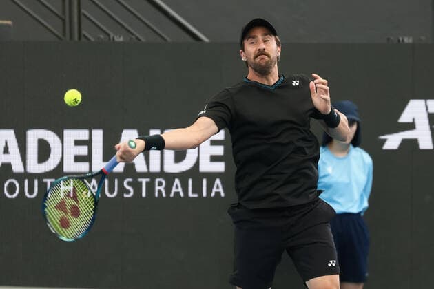ADELAIDE, AUSTRALIA - JANUARY 06: Steve Johnson of United States plays a forehand during the ATP singles match between Karen Khachanov of Russia and Steve Johnson of United States on day four of the Adelaide International tennis tournament at Memorial Drive on January 06, 2022 in Adelaide, Australia. (Photo by Peter Mundy Speed Media Icon Sportswire) TENNIS: JAN 06 Adelaide International Icon220106125