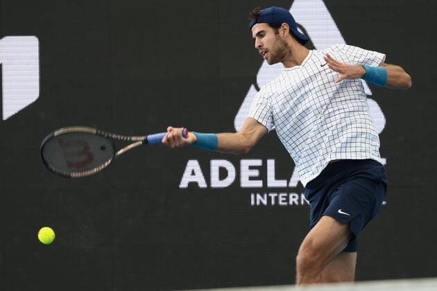 ADELAIDE, AUSTRALIA - JANUARY 06: Karen Khachanov of Russia plays a forehand during the ATP singles match between Karen Khachanov of Russia and Steve Johnson of United States on day four of the Adelaide International tennis tournament at Memorial Drive on January 06, 2022 in Adelaide, Australia. (Photo by Peter Mundy Speed Media Icon Sportswire) TENNIS: JAN 06 Adelaide International Icon220106132