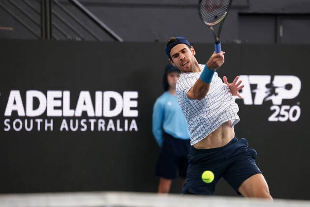 ADELAIDE, AUSTRALIA - JANUARY 06: Karen Khachanov of Russia plays a forehand during the ATP singles match between Karen Khachanov of Russia and Steve Johnson of United States on day four of the Adelaide International tennis tournament at Memorial Drive on January 06, 2022 in Adelaide, Australia. (Photo by Peter Mundy Speed Media Icon Sportswire) TENNIS: JAN 06 Adelaide International Icon220106159