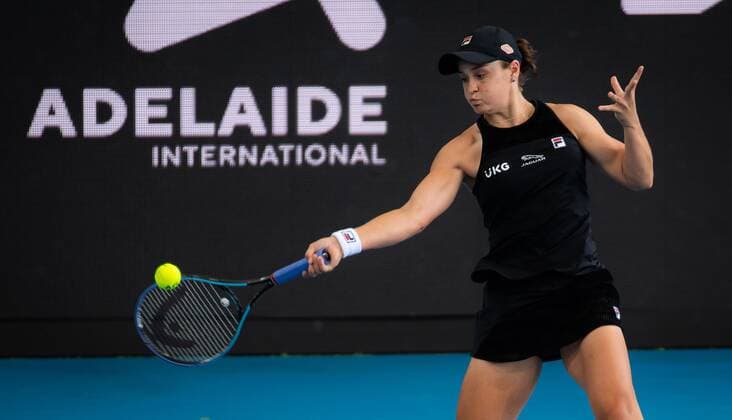 Mandatory Credit: Photo by Rob Prange Shutterstock (12683874aq) Ashleigh Barty of Australia in action during the quarterfinal at the 2022 Adelaide International WTA, Tennis Damen 500 tennis tournament Adelaide International, Tennis, Memorial Drive Tennis Centre, Adelaide, Australia - 07 Jan 2022 Adelaide International, Tennis, Memorial Drive Tennis Centre, Adelaide, Australia - 07 Jan 2022  Copyright: xRobxPrange Shutterstockx 12683874aq