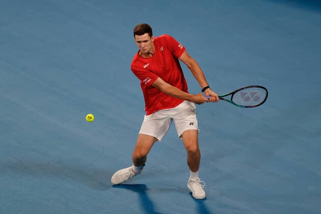 Hubert Hurkacz of Team Poland plays a shot against Roberto Bautista Agut of Team Spain during the ATP, Tennis Herren Cup Semi Final at Sydney Olympic Park Tennis Centre, Sydney, Australia on 7 January 2022. Copyright: xPeterxDovganx 30460392