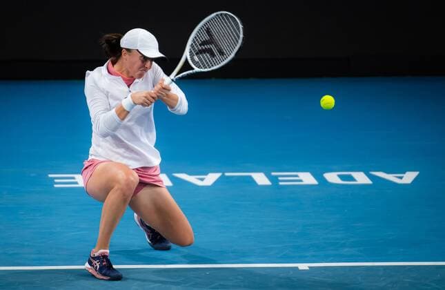Mandatory Credit: Photo by Rob Prange Shutterstock (12683874cp) Iga Swiatek of Poland in action during the quarter-final at the 2022 Adelaide International WTA, Tennis Damen 500 tennis tournament Adelaide International, Tennis, Memorial Drive Tennis Centre, Adelaide, Australia - 07 Jan 2022 Adelaide International, Tennis, Memorial Drive Tennis Centre, Adelaide, Australia - 07 Jan 2022  Copyright: xRobxPrange Shutterstockx 12683874cp
