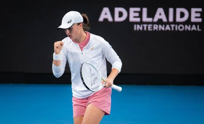 Mandatory Credit: Photo by Rob Prange Shutterstock (12683874cs) Iga Swiatek of Poland in action during the quarter-final at the 2022 Adelaide International WTA, Tennis Damen 500 tennis tournament Adelaide International, Tennis, Memorial Drive Tennis Centre, Adelaide, Australia - 07 Jan 2022 Adelaide International, Tennis, Memorial Drive Tennis Centre, Adelaide, Australia - 07 Jan 2022  Copyright: xRobxPrange Shutterstockx 12683874cs