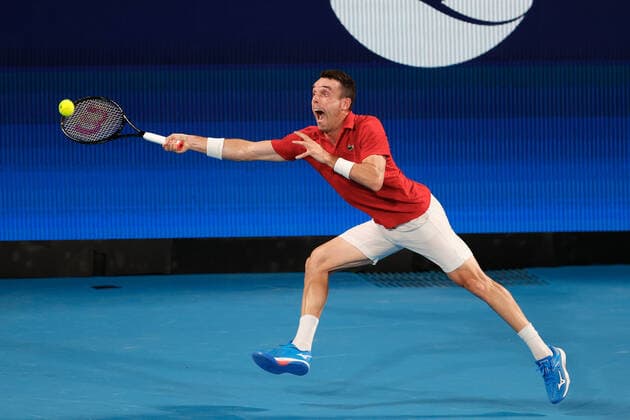 Roberto Bautista Agut of Team Spain plays a shot against Hubert Hurkacz of Team Poland during the ATP, Tennis Herren Cup Semi Final at Sydney Olympic Park Tennis Centre, Sydney, Australia on 7 January 2022. Copyright: xPeterxDovganx 30460435