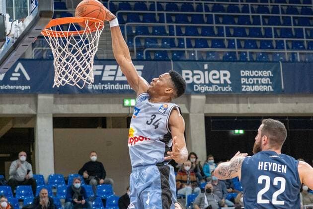 Richmond Aririguzoh HAKRO Merlins Crailsheim, 34 at the dunk, MLP Academics Heidelberg vs HAKRO Merlins Crailsheim, Basketball, easyCredit Bundesliga, 16 Spieltag, Saison 2021 2022, 07 01 2022, MLP Academics Heidelberg vs HAKRO Merlins Crailsheim, Basketball, easyCredit Bundesliga, 16 Spieltag, Saison 2021 2022, 07 01 2022, Heidelberg Copyright: xEibner-Pressefotox EP_EER