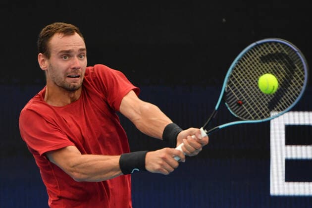 TENNIS ATP, Tennis Herren CUP, Russia?s Roman Safiullin plays a shot during his semi-finals match against Canada?s Denis Shapovalov on Day 8 of the ATP Cup tennis tournament at Qudos Bank Arena in Sydney, Saturday, January 8, 2022. ( NO ARCHIVING, EDITORIAL USE ONLY, NO USE IN BOOKS WITHOUT CONSENT SYDNEY NSW AUSTRALIA  Copyright: xMICKxTSIKASx 20220108001611691363