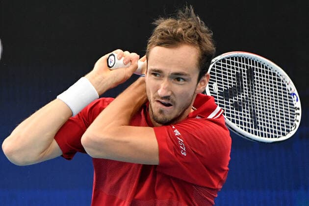 TENNIS ATP, Tennis Herren CUP, Russia?s Daniil Medvedev plays a shot during his semi-finals match against Canada?s Felix Auger-Aliassime on Day 8 of the ATP Cup tennis tournament at Qudos Bank Arena in Sydney, Saturday, January 8, 2022. ( NO ARCHIVING, EDITORIAL USE ONLY, NO USE IN BOOKS WITHOUT CONSENT SYDNEY NSW AUSTRALIA  Copyright: xMICKxTSIKASx 20220108001611713311