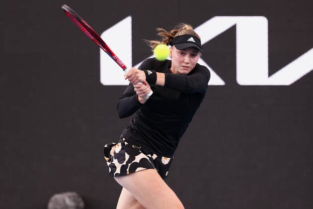 ADELAIDE, AUSTRALIA - JANUARY 08: Elena Rybakina of Kazakhstan hits a backhand during the WTA, Tennis Damen singles match between Elena Rybakina of Kazakhstan and Misaki Doi of Japan on day six of the Adelaide International tennis tournament at Memorial Drive on January 08, 2022 in Adelaide, Australia. (Photo by Peter Mundy Speed Media Icon Sportswire) TENNIS: JAN 08 Adelaide International Icon220108058