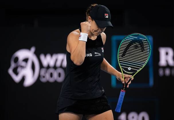Mandatory Credit: Photo by Rob Prange Shutterstock (12683875cm) Ashleigh Barty of Australia in action during the semi-final of the 2022 Adelaide International WTA, Tennis Damen 500 tennis tournament Adelaide International, Tennis, Memorial Drive Tennis Centre, Adelaide, Australia - 08 Jan 2022 Adelaide International, Tennis, Memorial Drive Tennis Centre, Adelaide, Australia - 08 Jan 2022  Copyright: xRobxPrange Shutterstockx 12683875cm