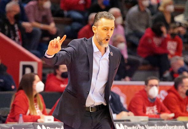 08 01 2022, xovx, Basketball 1 Bundesliga, easy Credit BBL, JobStairs Gießen 46ers BG Göttingen coach Pete Strobl Gießen 46ers Gießen Sporthalle Ost Hessen Germany DE