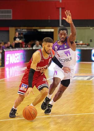 08 01 2022, xovx, Basketball 1 Bundesliga, easy Credit BBL, JobStairs Gießen 46ers BG Göttingen v l Kendale McCullum Gießen 46ers , Kamar Baldwin BG Göttingen Gießen Sporthalle Ost Hessen Germany EN