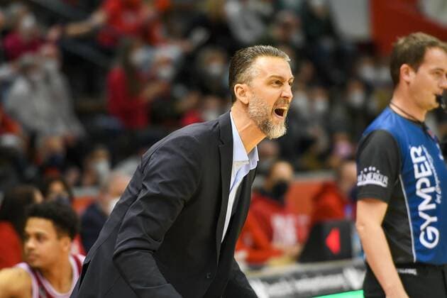 16 matchday, Basketball Bundesliga, Basketball season 2021 2022, Germany, easyCredit BBL, Germany, Giessen 46ers, giessen red, men, Jobstairs GIESSEN 46ers BG Göttingen, men, Göttingen in white purple