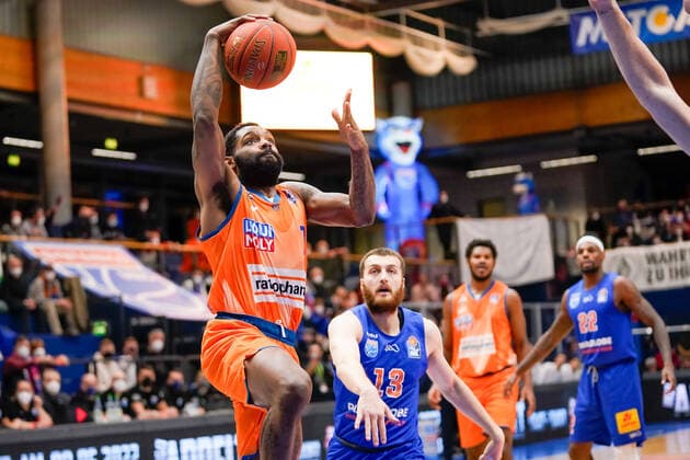 Sindarius Thornwell Ulm, 7 , Radii Caisin MBC, 13 , Syntainics MBC vs Ratiopharm Ulm, Basketball Bundesliga, Men, 2021 2022, 14 Match Day, , 08 01 2022, Syntainics MBC vs Ratiopharm Ulm, Basketball Bundesliga, Men, 2021 2022, 14 Match Day, , 08 01 2022, Weissenfels. Copyright: xEibner-Pressefoto EckehardxSchulzx EP_EER