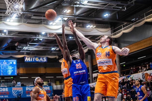 BB 1BL Syntainics MBC Ratiopharm Ulm Chris Coffey 22 Syntainics MBC , Philipp Herkenhoff 14 Ratiopharm Ulm during the match Season 2021 2022 Men in the EasyCredit Bundesliga between Syntainics MBC and Ratiopharm Ulm at Stadthalle Weissenfels on 8 January 2022 in Weissenfels, Sachsen Anhalt, Germany
