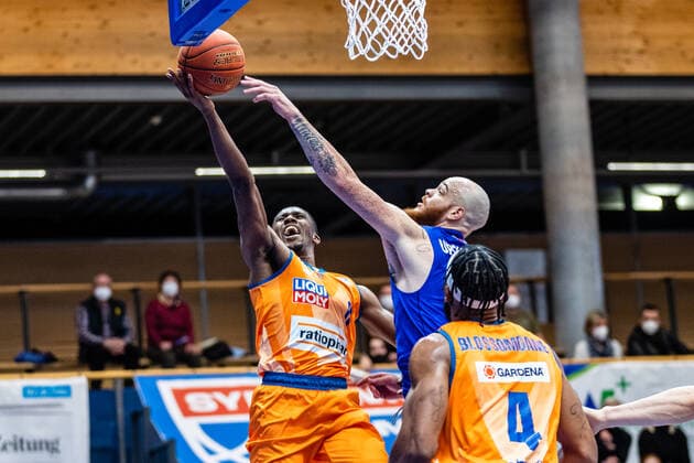 BB 1BL Syntainics MBC Ratiopharm Ulm Semaj Christon 0 Ratiopharm Ulm , Reggie Upshaw 30 Syntainics MBC during the match season 2021 2022 men in the EasyCredit Bundesliga between Syntainics MBC and Ratiopharm Ulm at Stadthalle Weissenfels on 8 January 2022 in Weissenfels, Saxony Anhalt, Germany