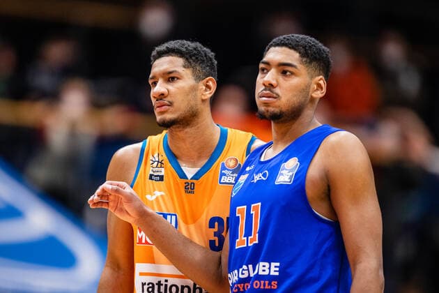 BB 1BL Syntainics MBC Ratiopharm Ulm Karim Jallow 35 Ratiopharm Ulm , Kostja Mushidi 11 Syntainics MBC during the match season 2021 2022 men in the EasyCredit Bundesliga between Syntainics MBC and Ratiopharm Ulm at Stadthalle Weissenfels on 8 January 2022 in Weissenfels, Sachsen Anhalt, Germany