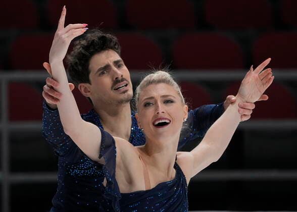 January 8, 2022, Ottawa, ON, Canada: Piper Gilles and Paul Poirier perform their routine during the senior dance free program at the National Skating Championships, in Ottawa, Saturday, Jan. 8, 2022. Piper Gilles Paul Poirier  - ZUMAc35_ 20220108_zaf_c35_055 Copyright: xAdrianxWyldx