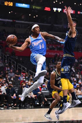 LOS ANGELES, CA - JANUARY 08: Los Angeles Clippers Forward Terance Mann (14) drives to the basket during a NBA, Basketball Herren, USA game between the Memphis Grizzlies and the Los Angeles Clippers on January 8, 2022 at Crypto.com Arena in Los Angeles, CA. (Photo by Brian Rothmuller Icon Sportswire) NBA: JAN 08 Grizzlies at Clippers Icon220108001