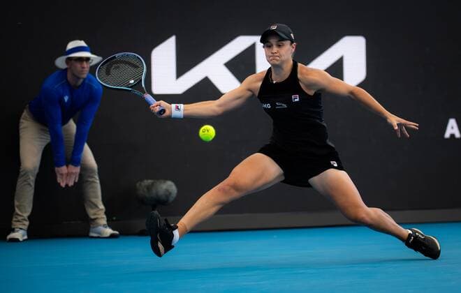 Mandatory Credit: Photo by Rob Prange Shutterstock (12683876j) Ashleigh Barty of Australia in action during the final of the 2022 Adelaide International WTA, Tennis Damen 500 tennis tournament Adelaide International, Tennis, Memorial Drive Tennis Centre, Adelaide, Australia - 09 Jan 2022 Adelaide International, Tennis, Memorial Drive Tennis Centre, Adelaide, Australia - 09 Jan 2022  Copyright: xRobxPrange Shutterstockx 12683876j