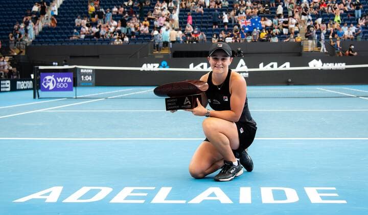 Mandatory Credit: Photo by Rob Prange Shutterstock (12683876x) Ashleigh Barty of Australia with the champions trophy after the final of the 2022 Adelaide International WTA, Tennis Damen 500 tennis tournament Adelaide International, Tennis, Memorial Drive Tennis Centre, Adelaide, Australia - 09 Jan 2022 Adelaide International, Tennis, Memorial Drive Tennis Centre, Adelaide, Australia - 09 Jan 2022  Copyright: xRobxPrange Shutterstockx 12683876x