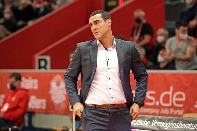 08 01 2022, xovx, Basketball 1 Bundesliga, easy Credit BBL, JobStairs Gießen 46ers BG Göttingen Headcoach Roel Moors BG Göttingen Gießen Sporthalle Ost Hessen Germany EN