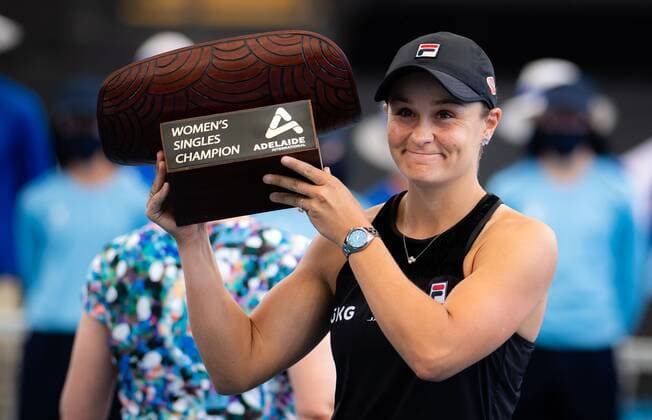 Mandatory Credit: Photo by Rob Prange Shutterstock (12683876ap) Ashleigh Barty of Australia receives the champions trophy after the final of the 2022 Adelaide International WTA, Tennis Damen 500 tennis tournament Adelaide International, Tennis, Memorial Drive Tennis Centre, Adelaide, Australia - 09 Jan 2022 Adelaide International, Tennis, Memorial Drive Tennis Centre, Adelaide, Australia - 09 Jan 2022  Copyright: xRobxPrange Shutterstockx 12683876ap