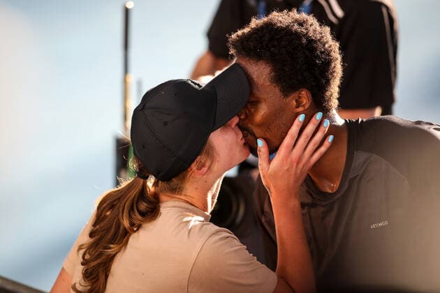 TENNIS ADELAIDE INTERNATIONAL, Gael Monfils of France celebrates victory with his wife during his match with Karen Khachanov of Russia in the Final of the the Adelaide International Tennis Tournament, at Memorial Drive, in Adelaide, Sunday, January 9, 2022. ( NO ARCHIVING, EDITORIAL USE ONLY, NO USE IN BOOKS WITHOUT CONSENT ADELAIDE SA AUSTRALIA  Copyright: xMATTxTURNERx 20220109001611973701
