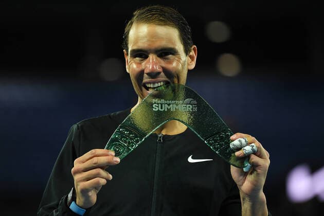Bilder des Jahres 2022, Sport 01 Januar Sport Themen der Woche KW01 TENNIS MELBOURNE SUMMER SET, Rafael Nadal of Spain holds his trophy after defeating Maxime Cressy of the U.S at the conclusion of the men?s final match on Day 7 of the Melbourne Summer Set tennis tournament at Melbourne Park in Melbourne, Sunday, January 9, 2022. ( NO ARCHIVING, EDITORIAL USE ONLY, NO USE IN BOOKS WITHOUT CONSENT MELBOURNE VIC AUSTRALIA  Copyright: xJAMESxROSSx 0146987444st