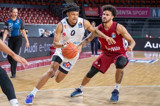 Nelson Weidemann 0 Niners Chemnitz , Nick Weiler Babb 0 FC Bayern , FC Bayern Basketball vs Chemnitz Niners, easyCredit BBL, 09 01 2022 Muenchen Bayern Germany Copyright: xkolbert-press UlrichxGamelx