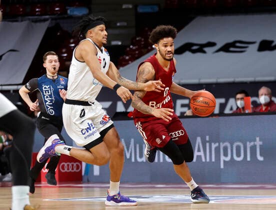 09 01 2022, BBL, FC Bayern Basketball vs Chemnitz Niners Basketball, sports, in the picture Nelson Weidemann Chemnitz Niners vs Nick Weiler Babi FCB Basketball